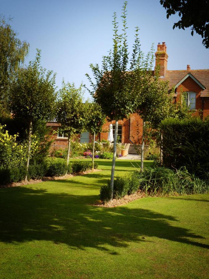 فيلا Walwyn Court Barns ليدبوري المظهر الخارجي الصورة